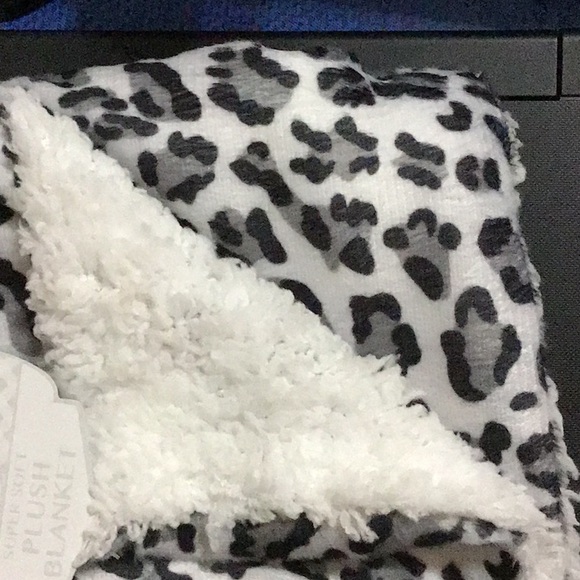 New my baby Plush Blanket - Picture 3 of 4